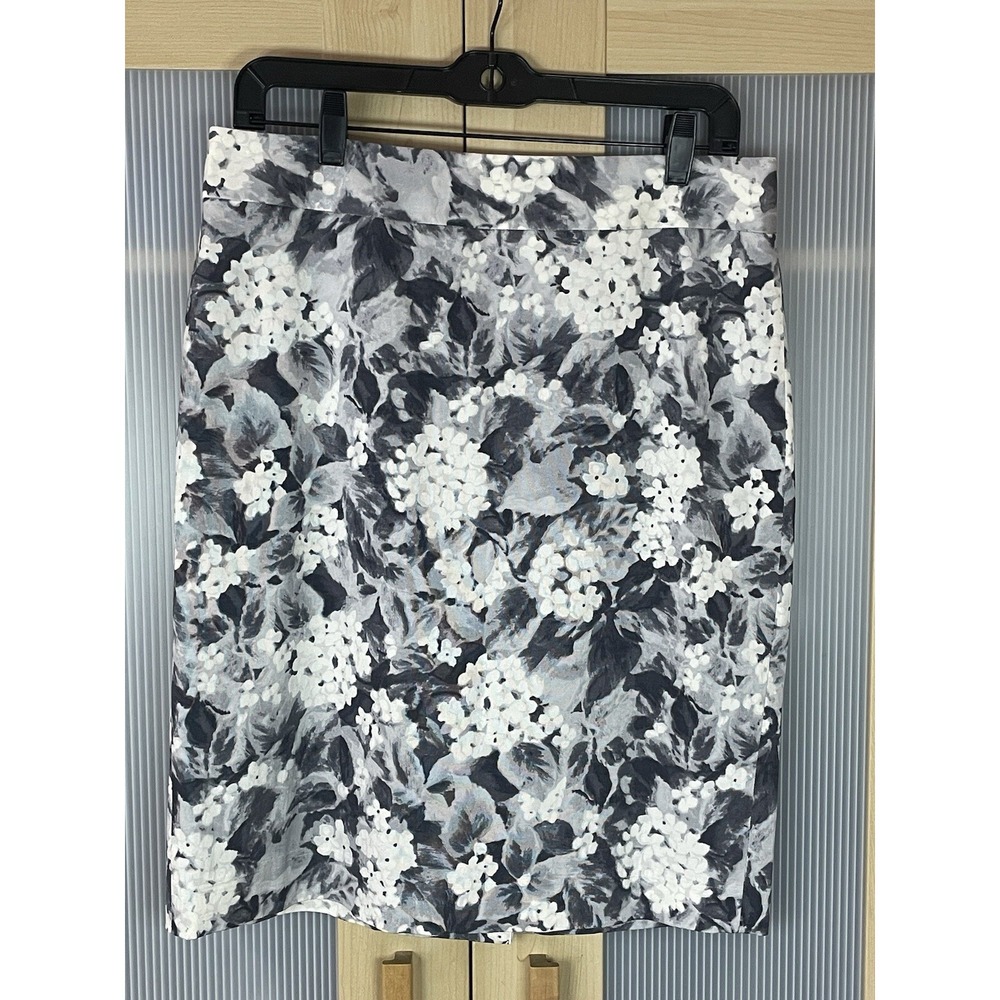 Talbots Womens Pencil Skirt Gray/Ivory Floral Size 8 Preppy Boho‎ Career Office